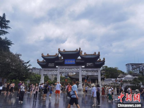 金勺子 夏季避暑“候鸟式”旅居 渐成中国民众旅游新方式